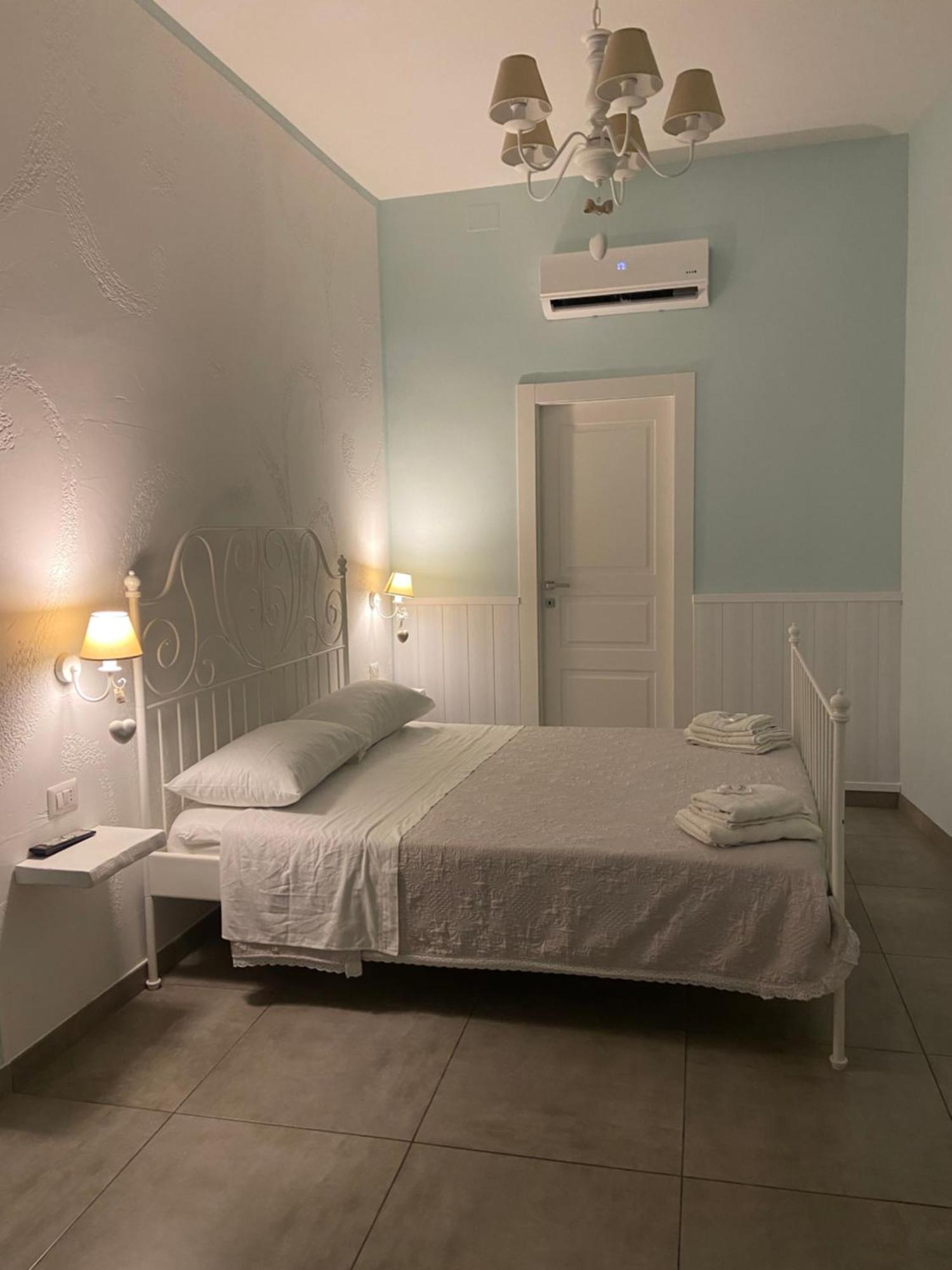 Beb La Gemma Bed & Breakfast Naples Exterior photo
